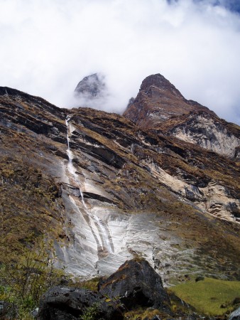 Tour des Annapurnas : Bamboo   Deurali chutes d eau deurali sanctuaire annapurna nepal 338x450