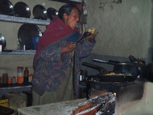 Tour des Annapurnas : Manang   Laddar (Letdar) cuisine traditionnelle laddar nepal 300x225